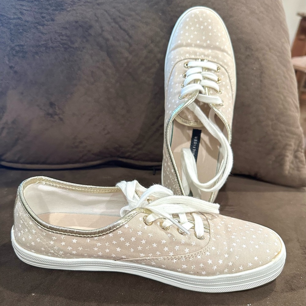 Tommy Hilfiger Tan and White Star Print Canvas Tennis Sneakers